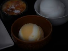-莓园冰淇淋店
