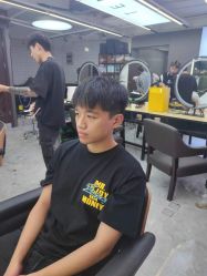 -藤野造型烫发染发