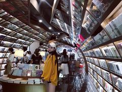 -钟书阁(珍园店)
