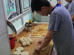 烧饼-清真喜兰老丁羊汤特色小吃
