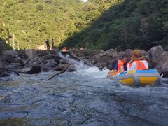 -安吉龙王山峡谷漂流