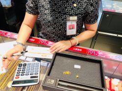 -六福珠寶(巴黎春天五角场店)