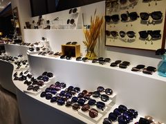 -宏宇眼镜蔡司依视路折扣店(兆佳眼镜城店)