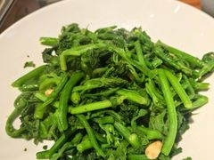 清炒南瓜尖-黄泥岗·地道湖北菜(奥特莱斯店)