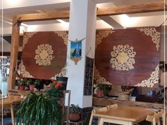 大堂-四姑娘山阿巴郎·藏式花园餐厅