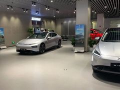 -小鹏汽车体验中心(苏州龙湖狮山天街店)