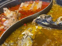 -阿瓦山寨·湘菜现炒·剁椒鱼头王(咸阳总店)