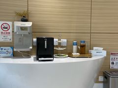 -瑞尔齿科(上海长风大悦城店)