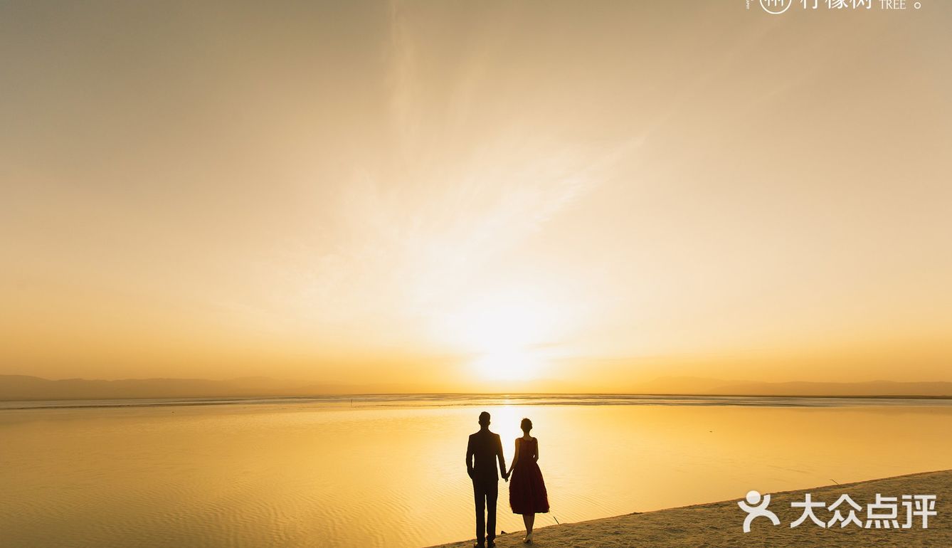 婚纱照拍摄互动小技巧\深圳旅拍婚纱照攻略
