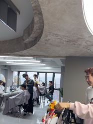-宫铭烫发染发接发店