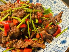 小炒黄牛肉-吃货私房菜(丽江束河古镇店)