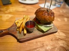 -三勾JJJ Burger&Coffee(梅溪湖店)