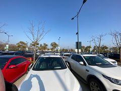 -奕欧来上海购物村停车场