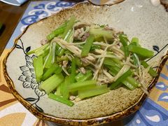芹菜金针菇肉丝-卤鸭儿(小河路店)