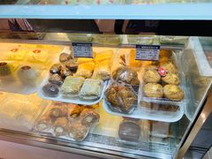 -白玉兰食品甜凤店(合生汇店)