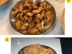 炸芝麻馕-董小西的凉皮和椒麻鸡(三元桥店)