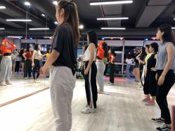 -STAR舞蹈工作室