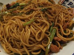 香辣肉丝炒面-东大桥小国抻面烧烤(长通路店)