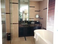 -青岛海尔洲际酒店