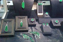 -北京七彩云南翡翠珠宝旗舰店(月坛店)