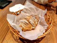 黄金流奶羊角-麦田工坊(月湖店)