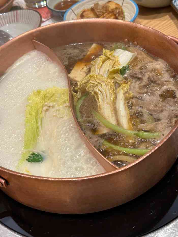 伊豆野菜村(新荟城店)-"锅底是寿喜锅和柚子锅我可太喜欢柚子味的.