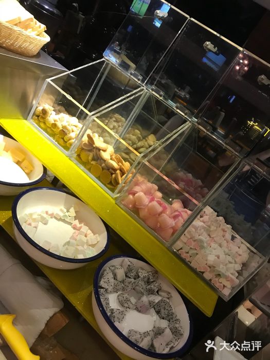 荣誉国际酒店-云顶旋转餐厅糕点甜品图片