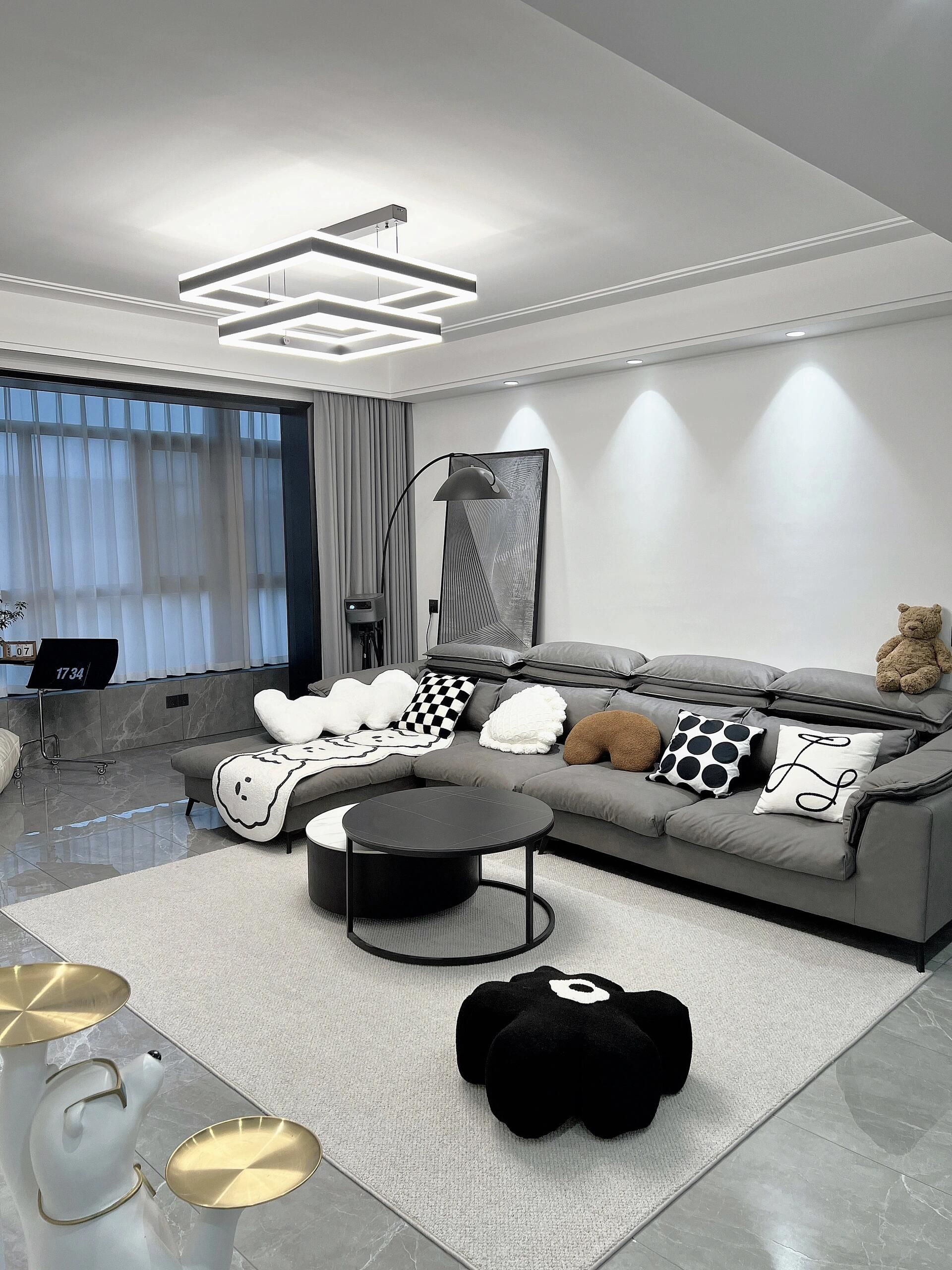 客厅新风貌～简约又舒适