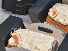 -白蘭BLANK(杭州湖滨银泰in77C区店)