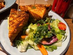 烤牛肉三明治配沙拉-The Diner X餐厅(青岛万象城店)