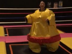 -嘿哟动霸CHUA·新潮玩运动娱乐中心·蹦床滑冰团建乐园