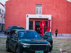 -理想汽车(世纪汇店)