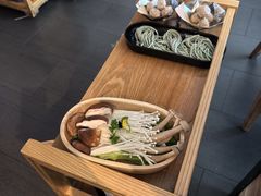 -左庭右院鲜牛肉火锅(浦江欢乐颂店)