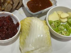 白菜包梅肉-故乡家韩国料理(丹东街店)