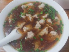 红汤鲜肉小馄饨-吴家馄饨