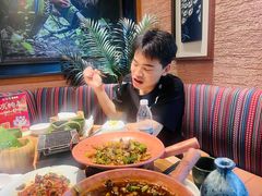 -云海肴·汽锅鸡·云南菜(天山百盛优客店)