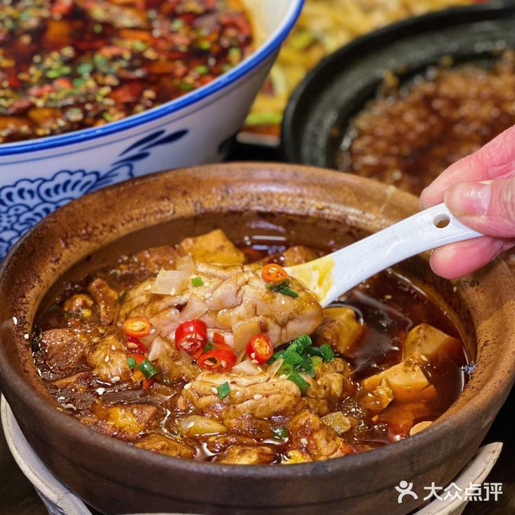 杨记隆府重庆江湖菜新品上市,等你来品尝