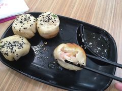 -小杨生煎(金山百联购物中心3楼店)