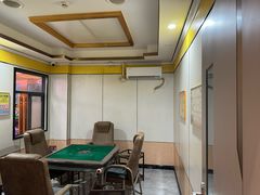 -港龙棋牌桌球城(上沙店)