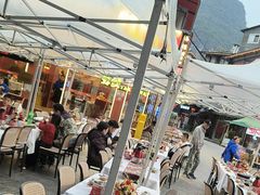 -刘姐啤酒鱼民族演艺餐厅(西街总店)
