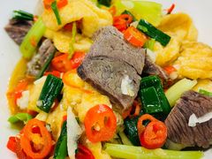 油豆腐炒剔骨肉-红色湘菜馆(春风店)