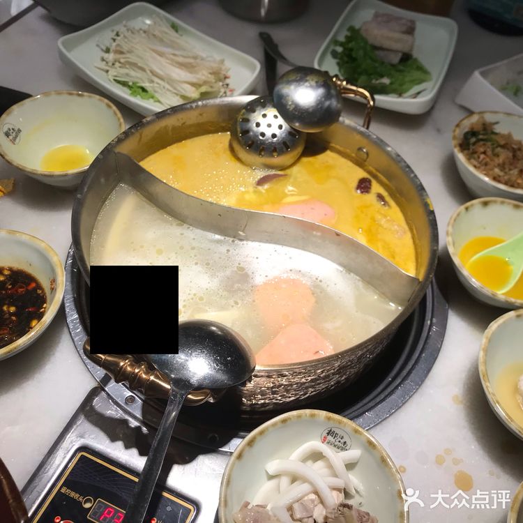 味道也不错 员工路会妮态度很好。吃的也很好