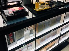 -日上免税行(浦东机场五店)