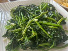 -黄记四更烤乳猪店