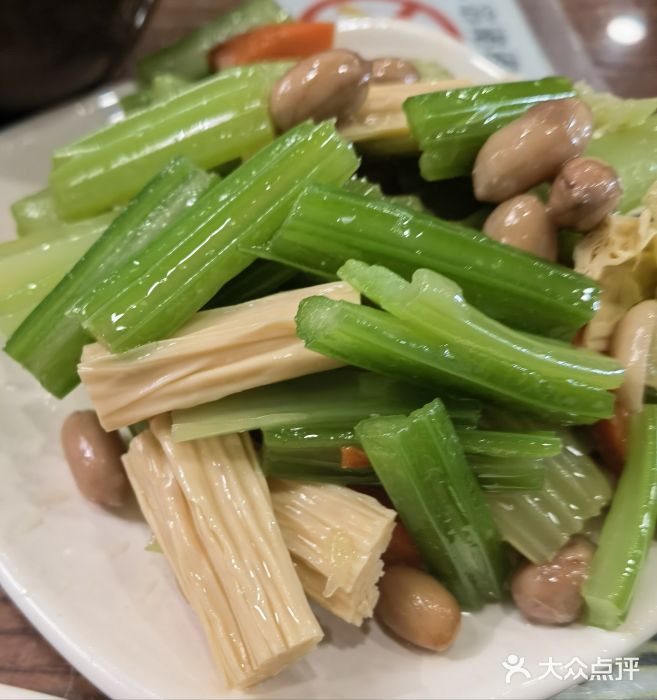 晋宝章大同刀削面(月坛店)芹菜腐竹图片