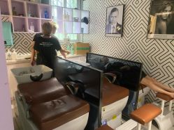 -PE SALON