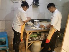 -周家大连水饺(美专校街店)
