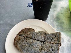 黑芝麻吐司-多春茶室