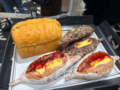 -HOT CRUSH趁热集合·现烤面包(上海环球港店)