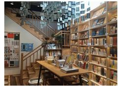 -猫的天空之城概念书店(杭州南宋御街店)